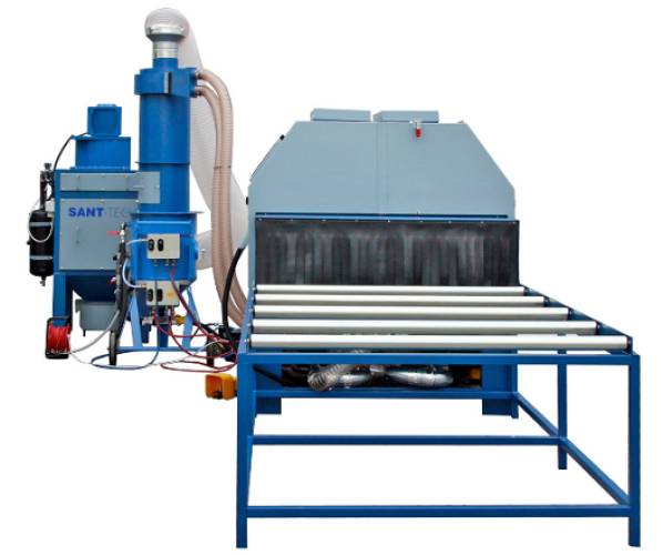 Sandblaster with roller conveyor