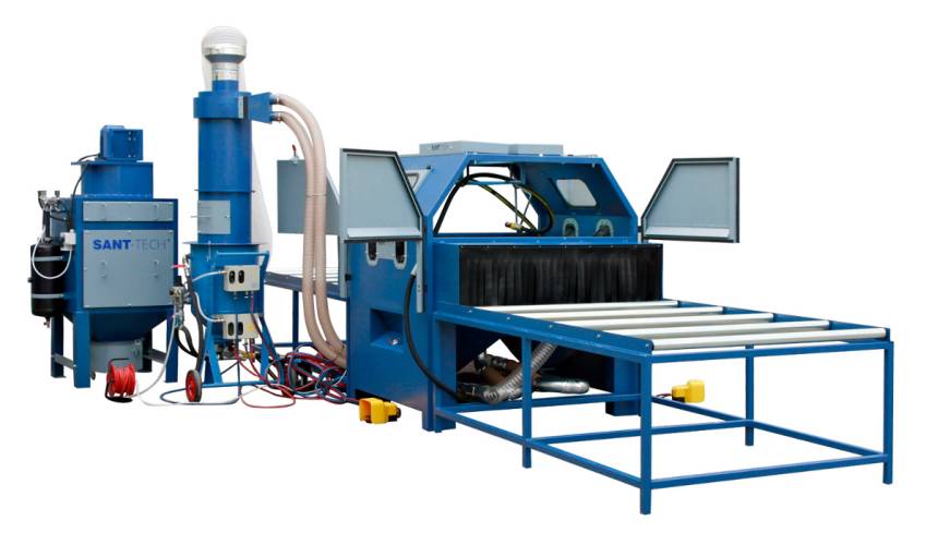 Sandblaster with roller conveyor